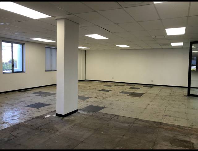 141M² OFFICE TO LET IN SANDHURST